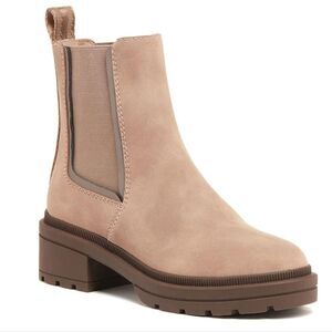 NWOT Rocket Dog IGGIE TAUPE CHELSEA BOOT 6.5
